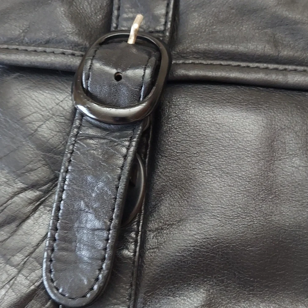Black Leather Unbranded Messenger Bag Magnetic Snap Close Shoulder Strap 16